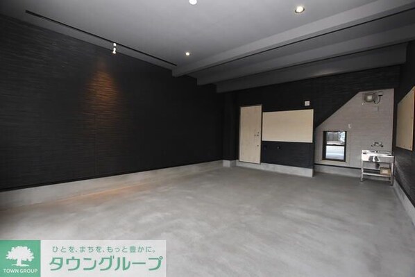 ガレージハウス ファイブワンの物件内観写真